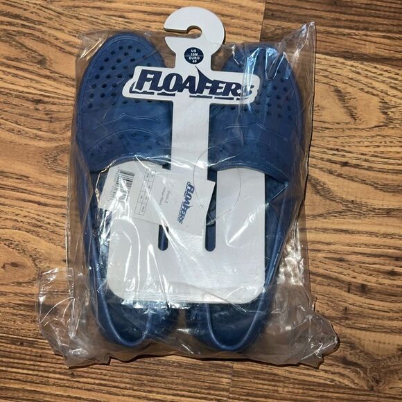 Floafers  - Picture 1 of 3